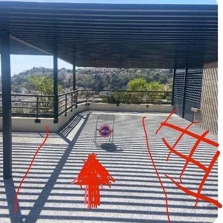 Angela شقة *